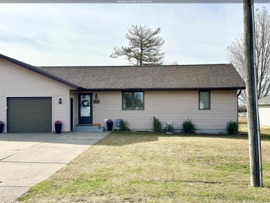 This 2 plus bedroom, 1.75 bath ranch townhome is the perfect on Elk Point Country Club in South Dakota - for sale on GolfHomes.com, golf home, golf lot