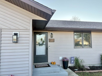 This 2 plus bedroom, 1.75 bath ranch townhome is the perfect on Elk Point Country Club in South Dakota - for sale on GolfHomes.com, golf home, golf lot