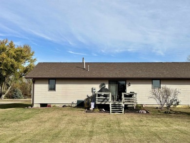 This 2 plus bedroom, 1.75 bath ranch townhome is the perfect on Elk Point Country Club in South Dakota - for sale on GolfHomes.com, golf home, golf lot