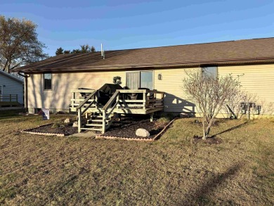 This 2 plus bedroom, 1.75 bath ranch townhome is the perfect on Elk Point Country Club in South Dakota - for sale on GolfHomes.com, golf home, golf lot