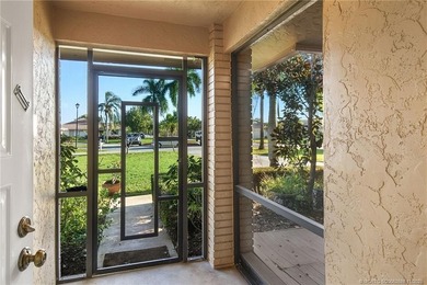 Gorgeous home on 1/4 acre corner lot in Martin Downs. 3 BR plus on Martin Downs Country Club in Florida - for sale on GolfHomes.com, golf home, golf lot