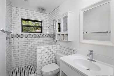 Gorgeous home on 1/4 acre corner lot in Martin Downs. 3 BR plus on Martin Downs Country Club in Florida - for sale on GolfHomes.com, golf home, golf lot