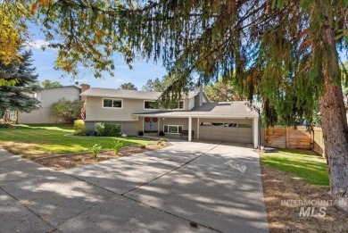 Nestled on the 7th fairway of Eagle Hills Golf Course, this on Eagle Hills Golf Course in Idaho - for sale on GolfHomes.com, golf home, golf lot