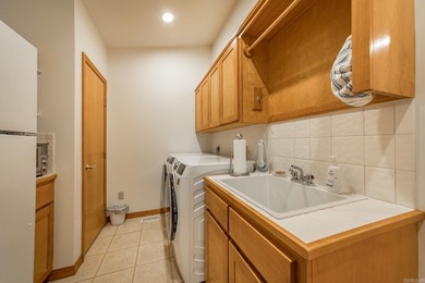 Welcome to effortless living on the 11th green of Mountain Ranch on Mountain Ranch Golf Club in Arkansas - for sale on GolfHomes.com, golf home, golf lot