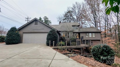 Beautiful, elegant, immaculate and well maintained home located on River Hills Country Club in South Carolina - for sale on GolfHomes.com, golf home, golf lot