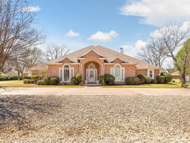 A must see - Elegant and spacious single-story home located in on Nutcracker Golf Club in Texas - for sale on GolfHomes.com, golf home, golf lot