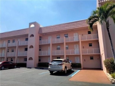 Welcome to this beautifully maintained condominium in Naples, FL on Quail Run Golf Club In Naples in Florida - for sale on GolfHomes.com, golf home, golf lot