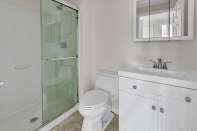 This sun-drenched 2-bedroom, 2-bathroom condo offers on Baiting Hollow Club in New York - for sale on GolfHomes.com, golf home, golf lot