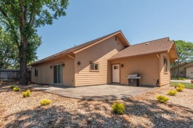 Custom home next to Golf Course in Weaverville with end of the on Trinity Alps Golf Course in California - for sale on GolfHomes.com, golf home, golf lot