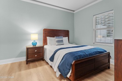 Amazing deal alert... recently updated and ready for you! This on Signal Hill Golf Course, Inc. in Florida - for sale on GolfHomes.com, golf home, golf lot
