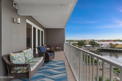 Amazing deal alert... recently updated and ready for you! This on Signal Hill Golf Course, Inc. in Florida - for sale on GolfHomes.com, golf home, golf lot