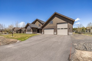 This 3,260 sq ft 4-bedroom, 2.5-bathroom home with a bonus room on McCall Municipal Golf Course in Idaho - for sale on GolfHomes.com, golf home, golf lot