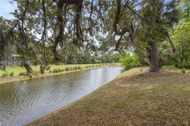 Beautifully updated 2-bedroom, 2-bath first-floor flat located on Shipyard Golf Club in South Carolina - for sale on GolfHomes.com, golf home, golf lot