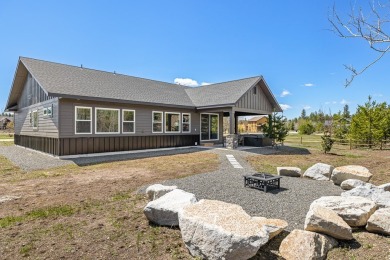 Mountain Getaway - Turnkey, Fully Furnished  Ready to Enjoy on McCall Municipal Golf Course in Idaho - for sale on GolfHomes.com, golf home, golf lot