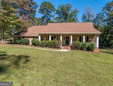 Perfect Location! This beautiful home is situated on the 17th on Canongate On White Oak Golf Course in Georgia - for sale on GolfHomes.com, golf home, golf lot