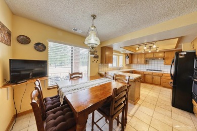This Inviting, move in ready 3 bedroom 2 bath with an Impressive on Oak Tree Country Club in California - for sale on GolfHomes.com, golf home, golf lot