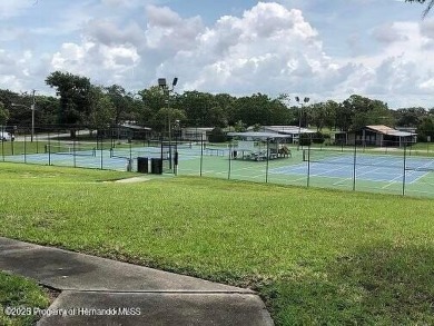 Welcome to this beautifully updated 2-bedroom, 2-bathroom home on High Point Golf Club, Inc. in Florida - for sale on GolfHomes.com, golf home, golf lot