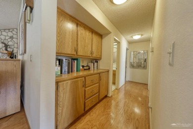 This Inviting, move in ready 3 bedroom 2 bath with an Impressive on Oak Tree Country Club in California - for sale on GolfHomes.com, golf home, golf lot