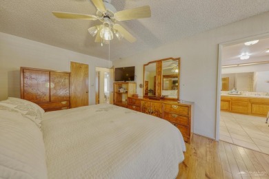 This Inviting, move in ready 3 bedroom 2 bath with an Impressive on Oak Tree Country Club in California - for sale on GolfHomes.com, golf home, golf lot