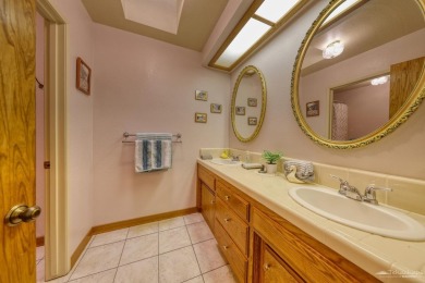 This Inviting, move in ready 3 bedroom 2 bath with an Impressive on Oak Tree Country Club in California - for sale on GolfHomes.com, golf home, golf lot