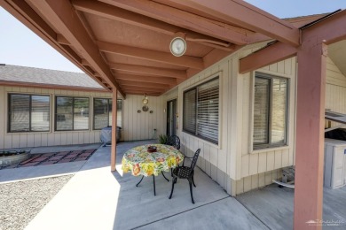 This Inviting, move in ready 3 bedroom 2 bath with an Impressive on Oak Tree Country Club in California - for sale on GolfHomes.com, golf home, golf lot