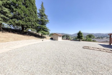 This Inviting, move in ready 3 bedroom 2 bath with an Impressive on Oak Tree Country Club in California - for sale on GolfHomes.com, golf home, golf lot