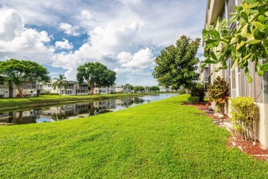 This home is waiting for you to make it special, this 2 bedroom on Kings Point Golf -Flanders Way in Florida - for sale on GolfHomes.com, golf home, golf lot