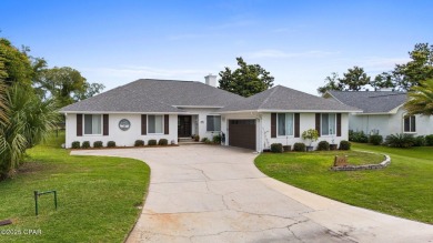 CURRENTLY UNDER CONTRACT, SELLER WILL CONSIDER BACKUP OFFERS on Bay Point Resort Golf Club in Florida - for sale on GolfHomes.com, golf home, golf lot