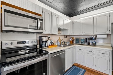 Stop renting and start owning! This move-in ready flip or on Palm-Aire Country Club and Resort - The Oaks in Florida - for sale on GolfHomes.com, golf home, golf lot