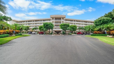 Move-in ready condo in the heart of Palm Aire featuring two en on Palm-Aire Country Club and Resort - The Oaks in Florida - for sale on GolfHomes.com, golf home, golf lot