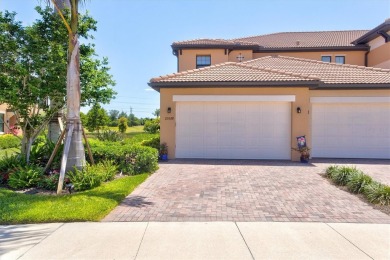 Golfer's Paradise in Sarasota National! Live the resort on Sarasota National Golf Club in Florida - for sale on GolfHomes.com, golf home, golf lot