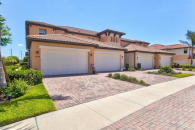 Golfer's Paradise in Sarasota National! Live the resort on Sarasota National Golf Club in Florida - for sale on GolfHomes.com, golf home, golf lot