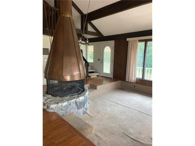 Affordable Lakeview Home with character. Older home in good on Holiday Island Executive Golf Course in Arkansas - for sale on GolfHomes.com, golf home, golf lot