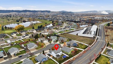 Welcome Home! Cul-de-sac living at its best in Big Sky, just 2 on The Fairways at West Terrace in Washington - for sale on GolfHomes.com, golf home, golf lot