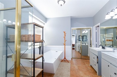 Charming 4-Bedroom Home in Stewart Peninsula. Nestled in the on Stewart Peninsula Golf Course in Texas - for sale on GolfHomes.com, golf home, golf lot
