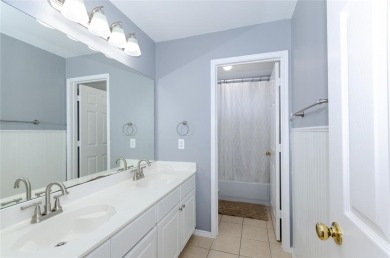 Charming 4-Bedroom Home in Stewart Peninsula. Nestled in the on Stewart Peninsula Golf Course in Texas - for sale on GolfHomes.com, golf home, golf lot