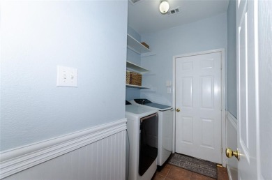 Charming 4-Bedroom Home in Stewart Peninsula. Nestled in the on Stewart Peninsula Golf Course in Texas - for sale on GolfHomes.com, golf home, golf lot