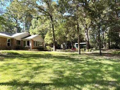 Wonderful Move in ready 3BD-2BA-2LA home on 3 lots (one fee!) on Holly Lake Ranch Golf Club in Texas - for sale on GolfHomes.com, golf home, golf lot