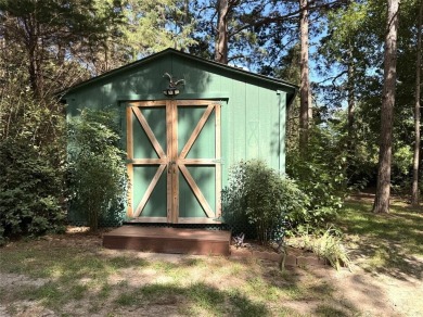 Wonderful Move in ready 3BD-2BA-2LA home on 3 lots (one fee!) on Holly Lake Ranch Golf Club in Texas - for sale on GolfHomes.com, golf home, golf lot