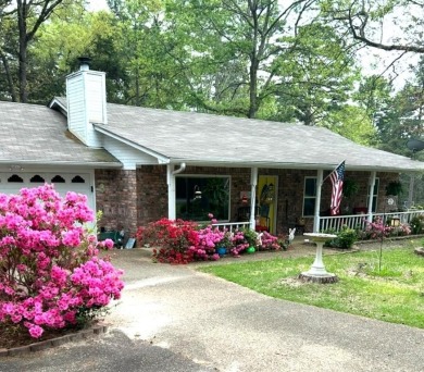 Wonderful Move in ready 3BD-2BA-2LA home on 3 lots (one fee!) on Holly Lake Ranch Golf Club in Texas - for sale on GolfHomes.com, golf home, golf lot