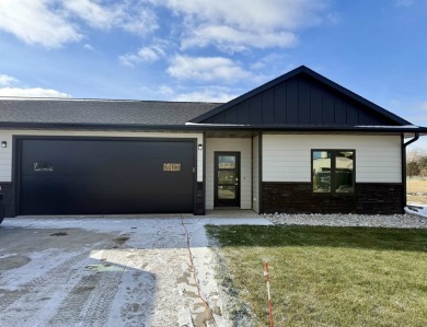 Newly built construction in Le Mars with NO AGE RESTRCITIONS on Willow Creek Golf Course in Iowa - for sale on GolfHomes.com, golf home, golf lot