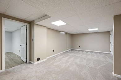 Beautifully remodeled end-unit ranch in Northville's coveted on Bushwood Golf Club in Michigan - for sale on GolfHomes.com, golf home, golf lot