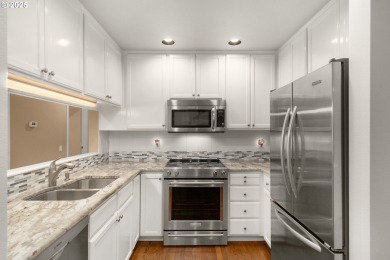 This updated townhome is ideally situated in a premium location on Claremont Golf Club in Oregon - for sale on GolfHomes.com, golf home, golf lot