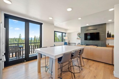 Spacious 3 bed/2 bath Condo! This turnkey, 1470 sq ft, unit is a on Osprey Meadows at Tamarack Resort in Idaho - for sale on GolfHomes.com, golf home, golf lot