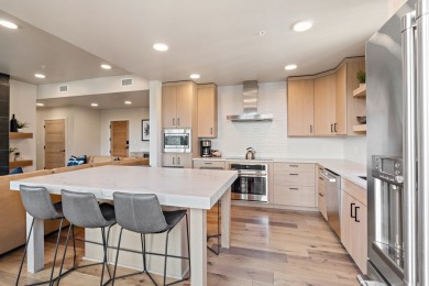 Spacious 3 bed/2 bath Condo! This turnkey, 1470 sq ft, unit is a on Osprey Meadows at Tamarack Resort in Idaho - for sale on GolfHomes.com, golf home, golf lot
