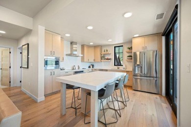 Spacious 3 bed/2 bath Condo! This turnkey, 1470 sq ft, unit is a on Osprey Meadows at Tamarack Resort in Idaho - for sale on GolfHomes.com, golf home, golf lot