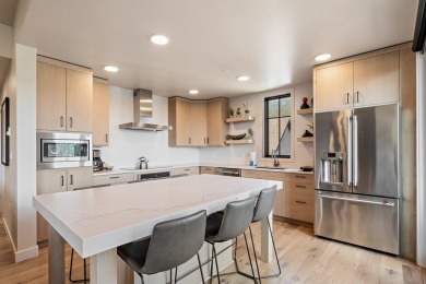 Spacious 3 bed/2 bath Condo! This turnkey, 1470 sq ft, unit is a on Osprey Meadows at Tamarack Resort in Idaho - for sale on GolfHomes.com, golf home, golf lot