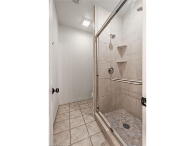 Welcome to this stunning 4-bedroom, 3.5-bathroom home nestled on on Eagle Crest Golf Course in Arkansas - for sale on GolfHomes.com, golf home, golf lot