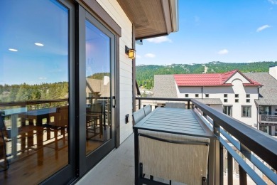Spacious 3 bed/2 bath Condo! This turnkey, 1470 sq ft, unit is a on Osprey Meadows at Tamarack Resort in Idaho - for sale on GolfHomes.com, golf home, golf lot