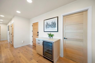 Spacious 3 bed/2 bath Condo! This turnkey, 1470 sq ft, unit is a on Osprey Meadows at Tamarack Resort in Idaho - for sale on GolfHomes.com, golf home, golf lot